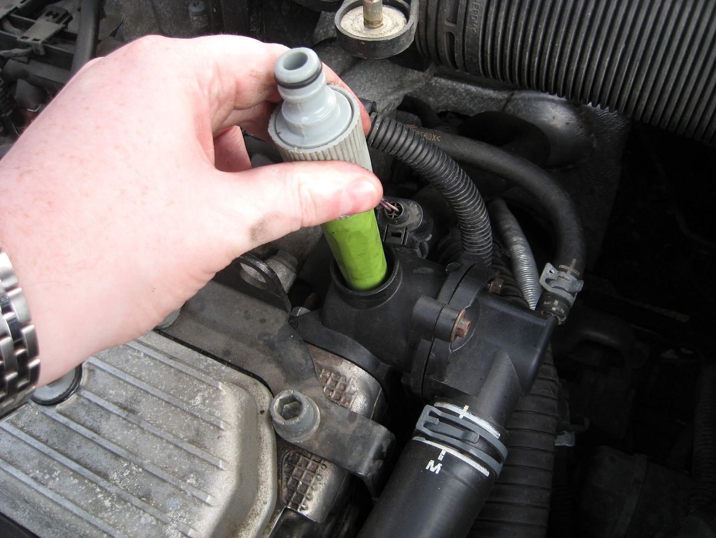 1.4mpi changing thermostat and flushing coolant system Skoda Fabia